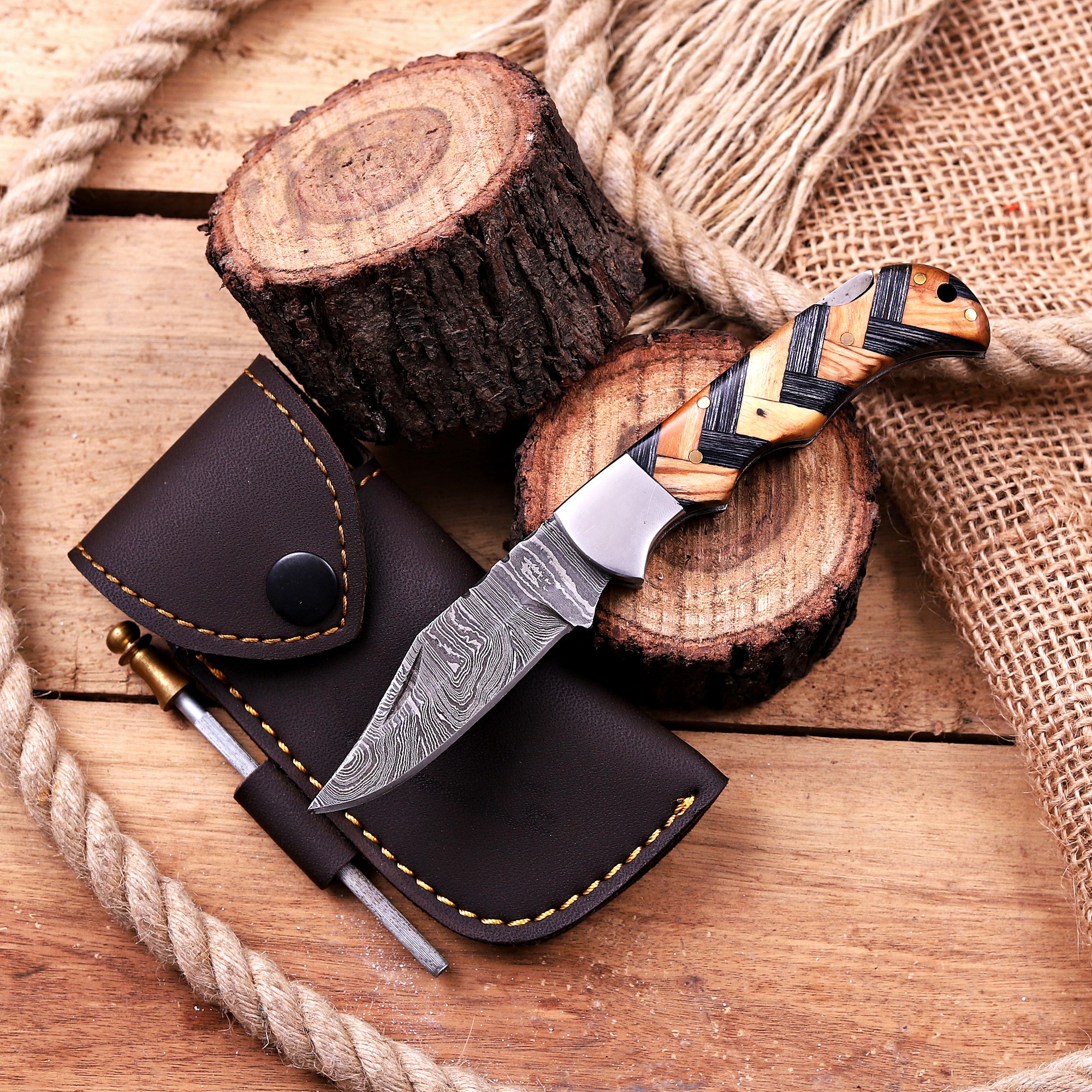 Damascus Folding Knife – Brass Handle