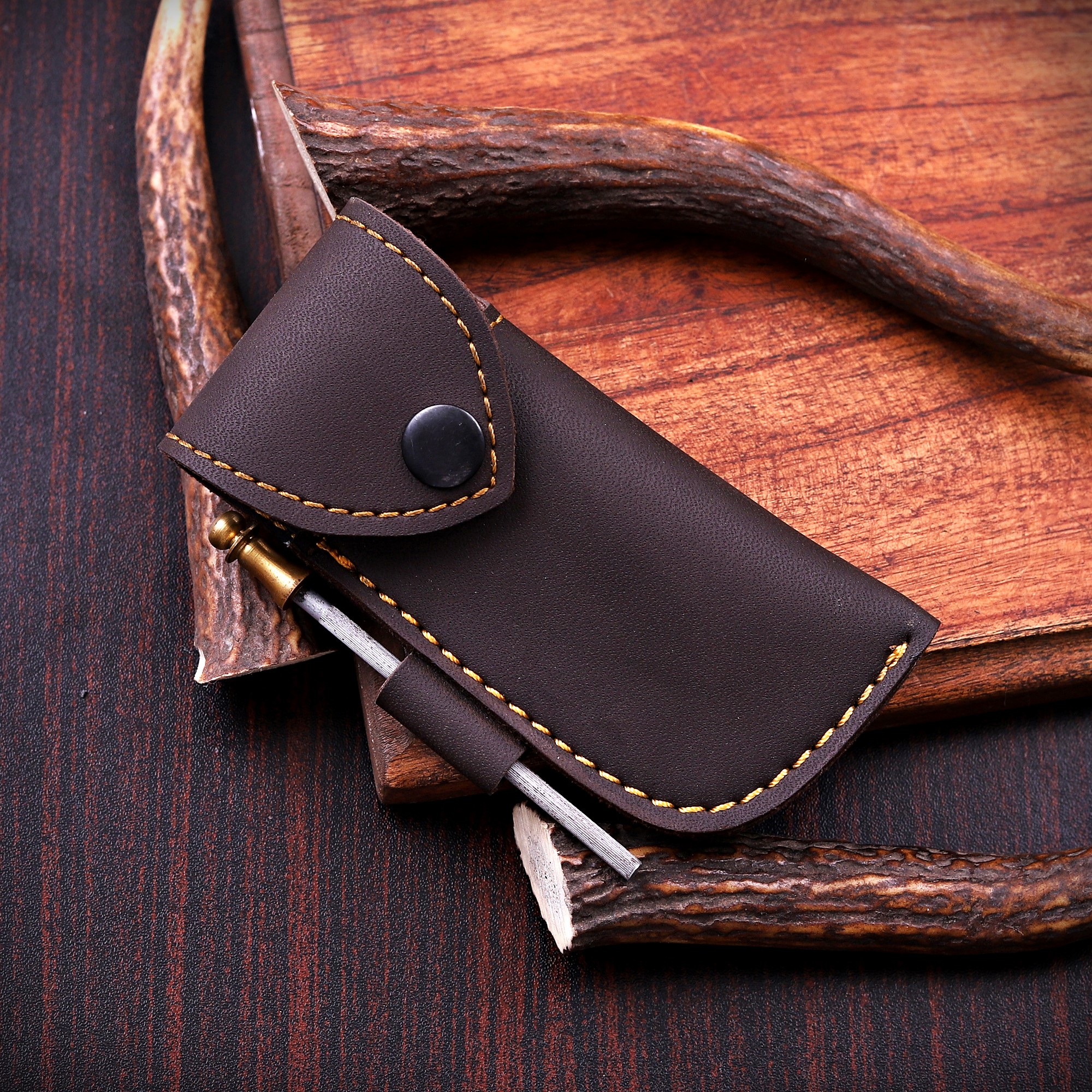 Damascus Folding Knife – Stag Horn & Wood Handle - Image 3