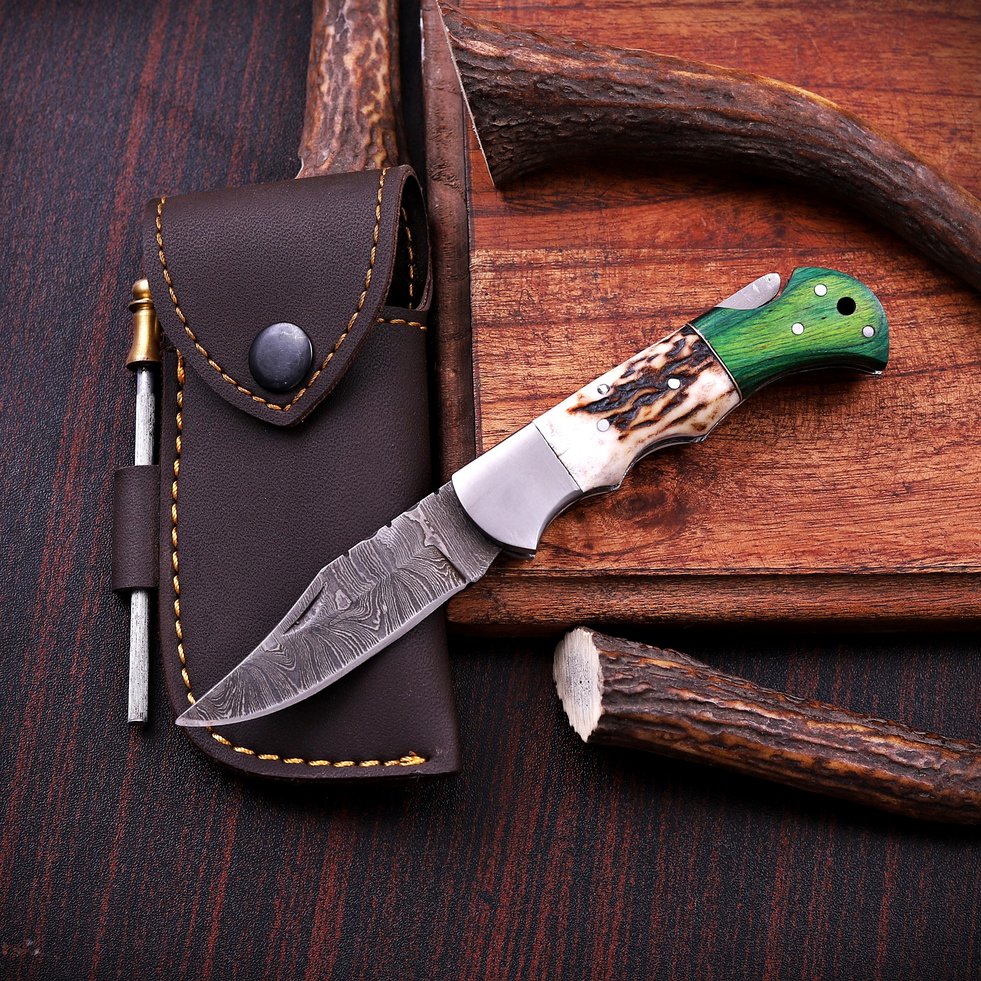 Damascus Folding Knife – Stag Horn & Wood Handle