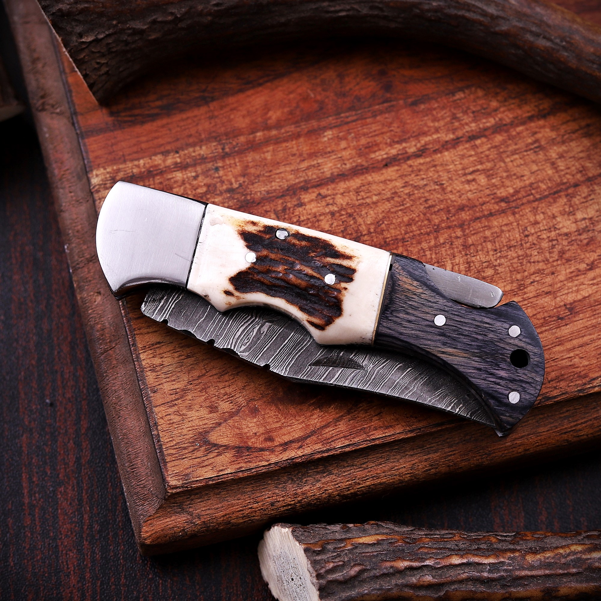 Damascus Folding Knife – Stag Horn & Wood Handle - Image 7
