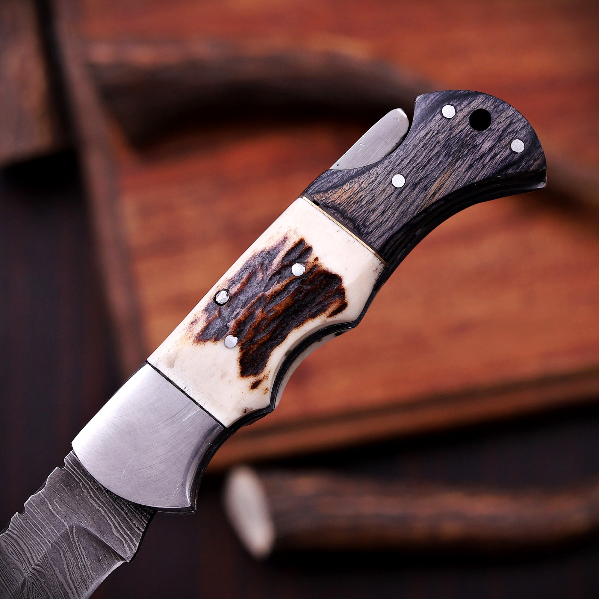 Damascus Folding Knife – Stag Horn & Wood Handle - Image 9