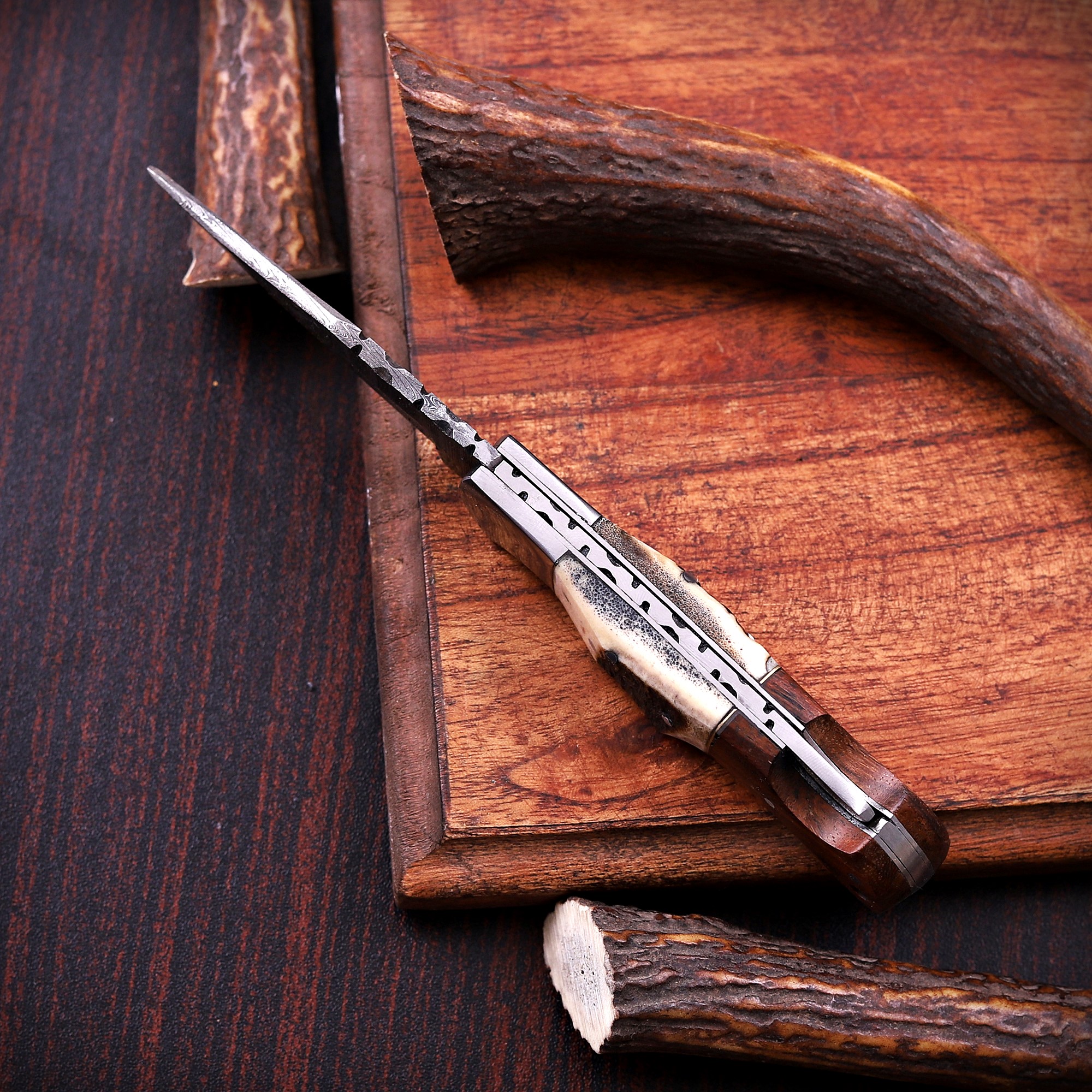 Damascus Folding Knife – Crown Stag Handle - Image 5