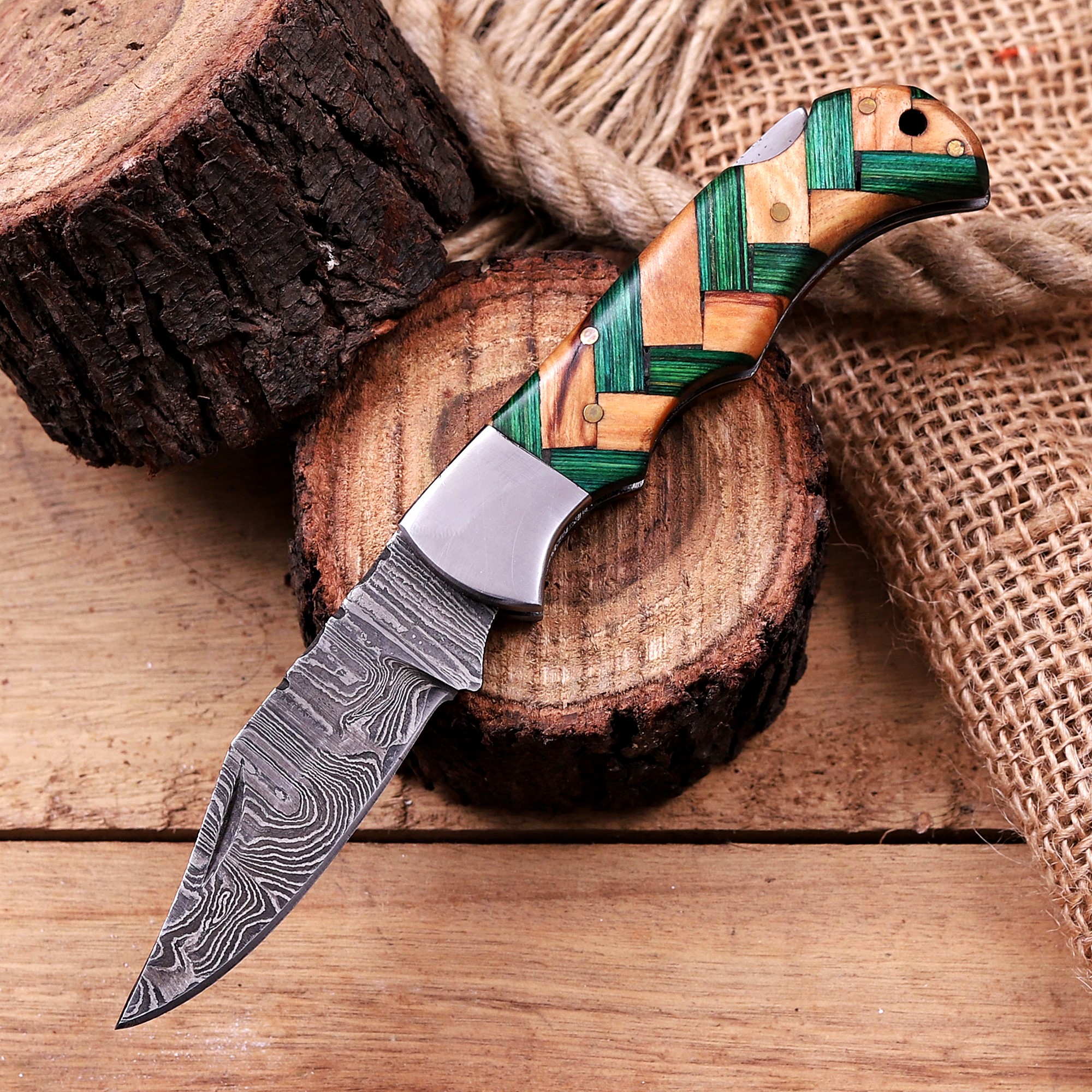 Damascus Folding Knife – Green Wood - Image 2