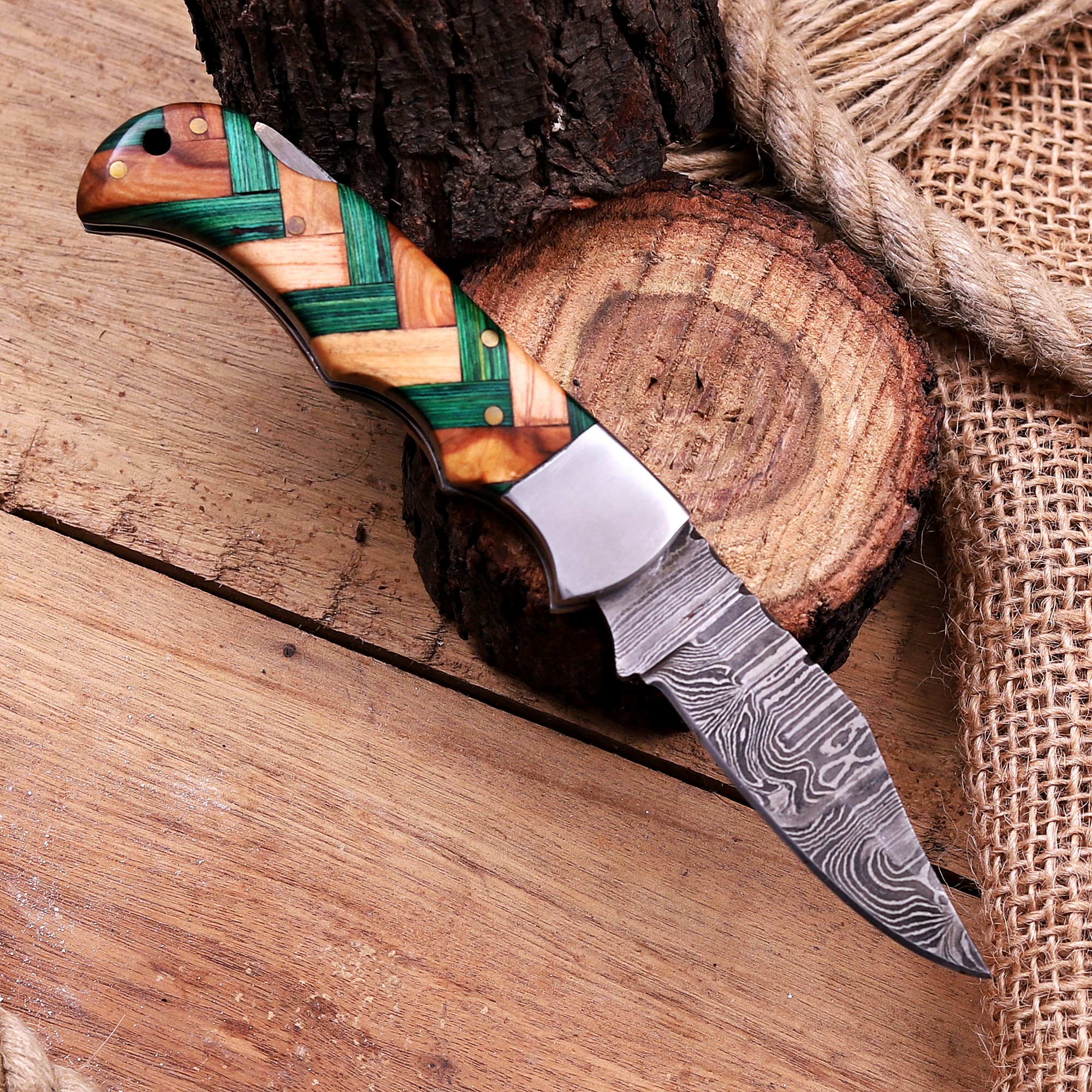 Damascus Folding Knife – Green Wood - Image 3