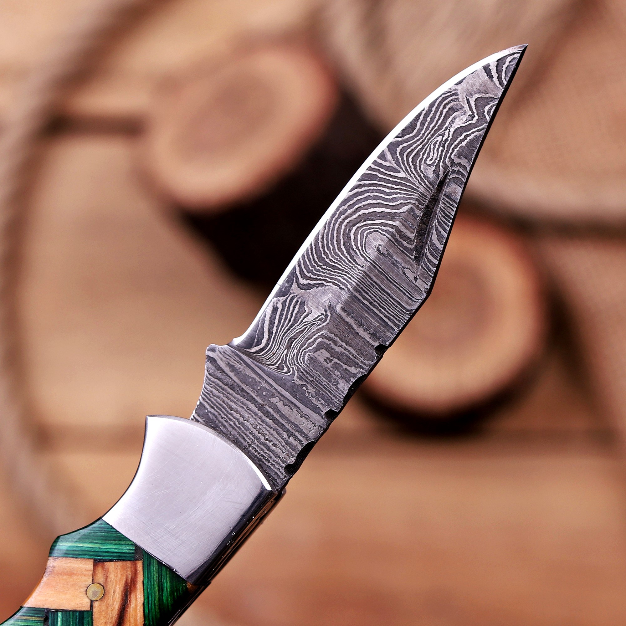 Damascus Folding Knife – Green Wood - Image 4